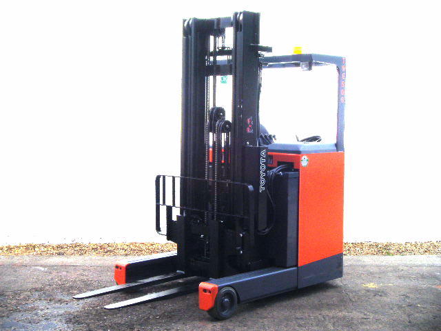 used toyota reach truck picture