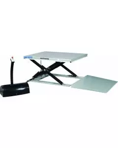 Silverstone low-profile static table with hydraulic system, remote control, and an additional side ramp for easy loading.